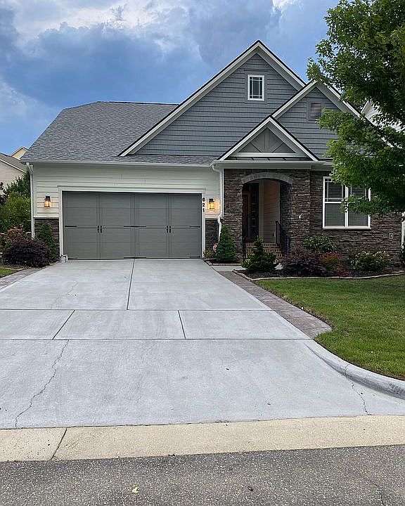 Fresh paint, driveway 2021