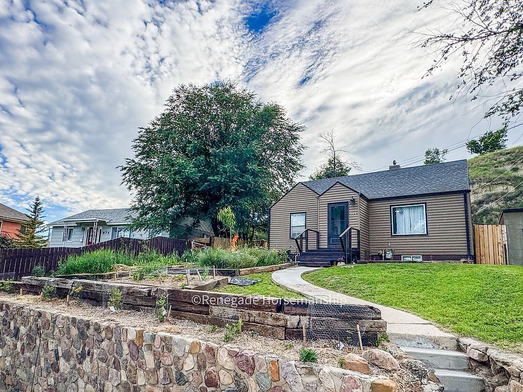 966 Assiniboine Ave - Property Image