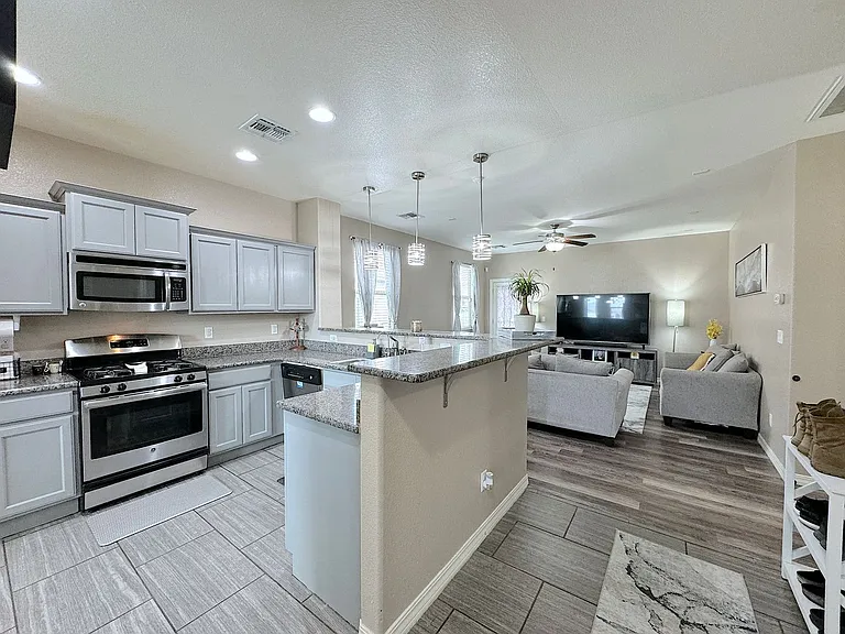 12160 Cherry Wood Ln — Photo 4