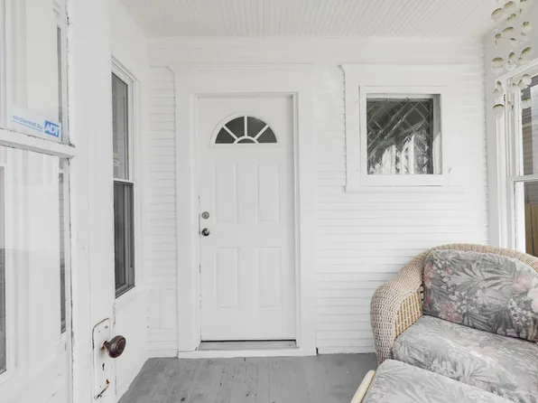 1320 Edgerton St, Saint Paul, MN 55130