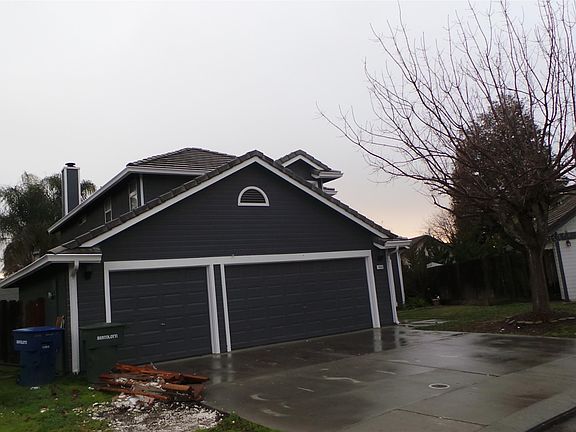 3rd image of 1404 Karenell Ct