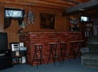 988 S 15th St, Niles, MI 49120
