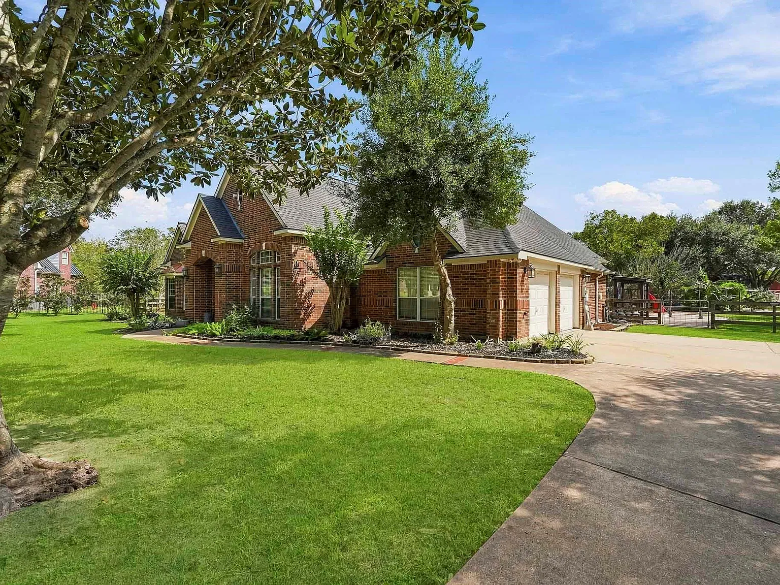 4 bed, 3.5 bath, 3467 sqft, $5,000 — Photo 4