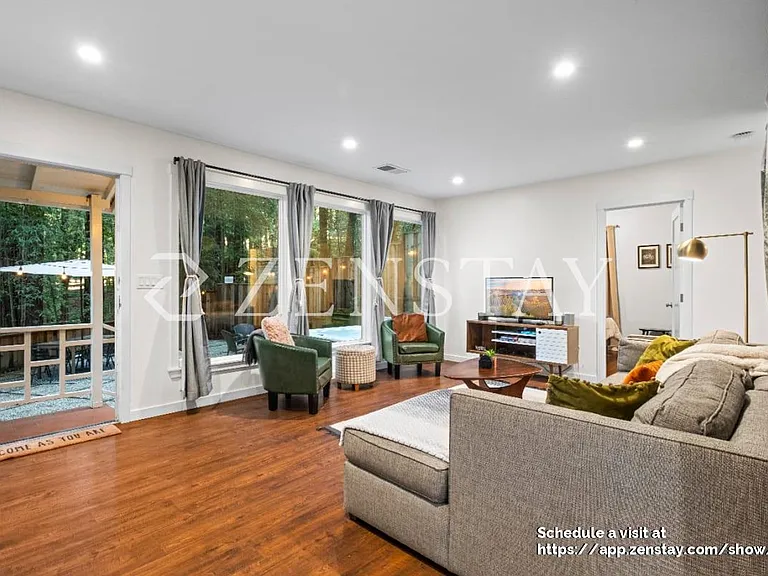 10541 Old River Rd — Photo 6