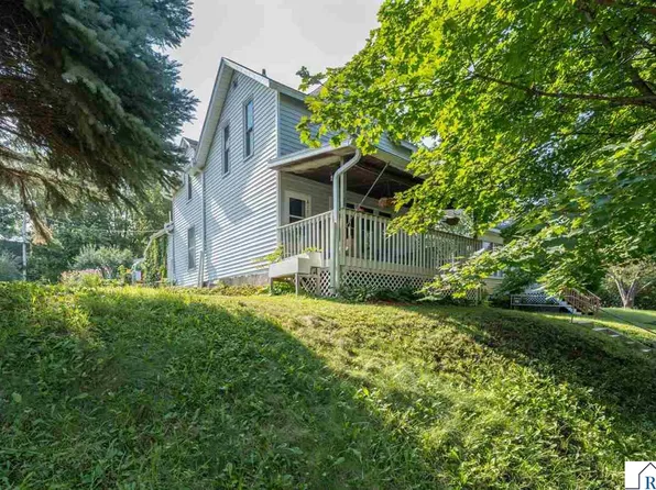 817 N 4th St, Mankato, MN 56001