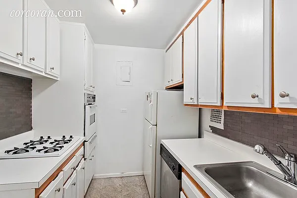 Sold by Corcoran | media 6