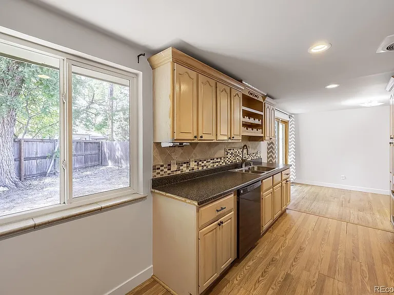 1640 Buchtel Blvd — Photo 10