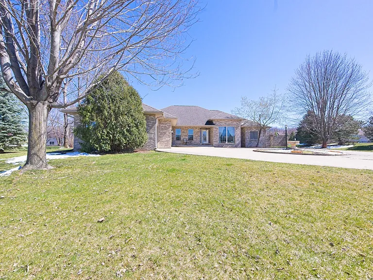 1805 Red Tail Dr — Photo 35