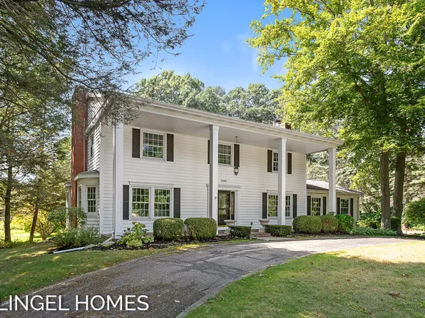 17386 Hazel St, Spring Lake, MI 49456