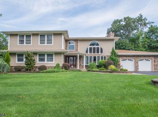 93 Surrey Dr, Wayne, NJ 07470