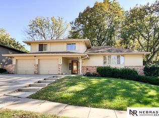 608 N Martin Dr, Bellevue, NE 68005