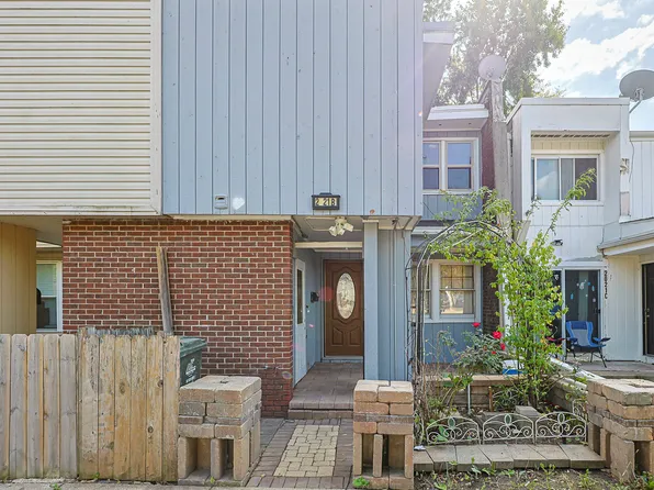 2021 Berkshire Cir Unit B, Carpentersville, IL 60110