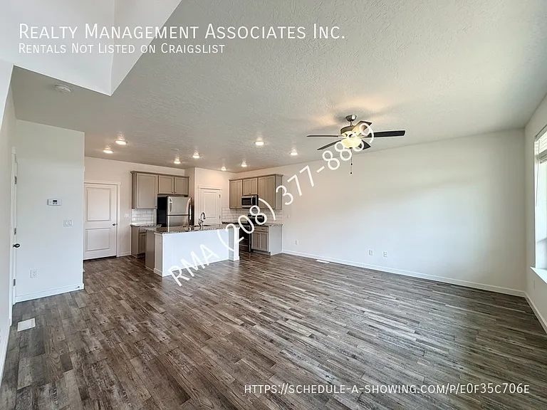 4719 W Santa Fe Ln — Photo 2