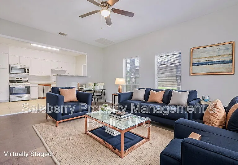 107 Windsor Ct — Photo 4
