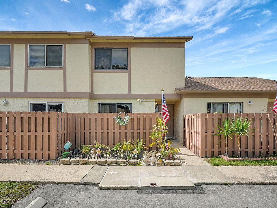 1st image of 10700 NW 30th Place #5