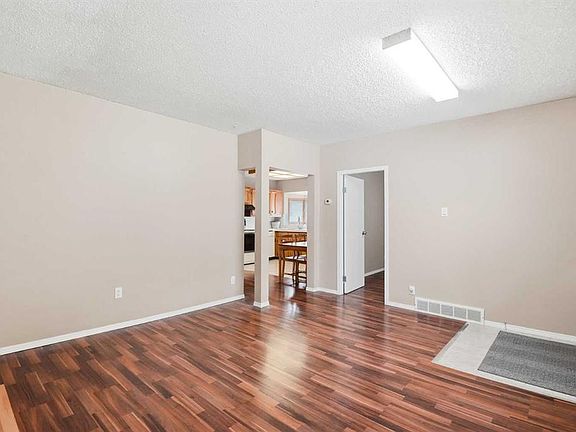 4th image of 1832 W 43rd St SE