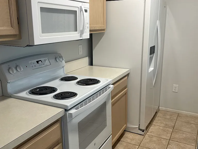 642 Kensington Lake Cir — Photo 11