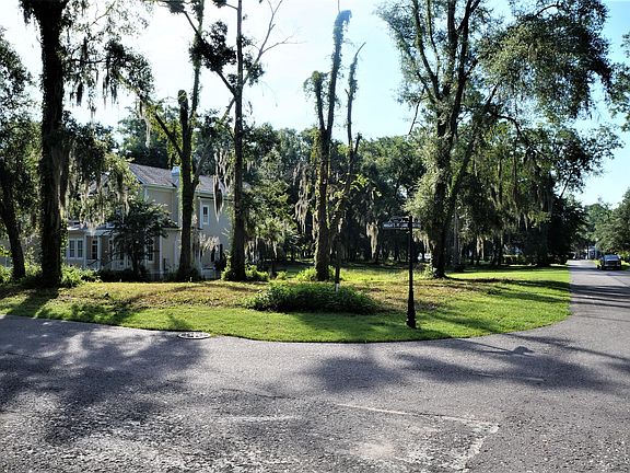 3rd image of 2 Wrights Point Lane