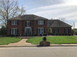 7711 Arbor Ridge Dr, Newburgh, IN 47630