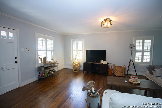 245 Calumet Pl — Photo 5