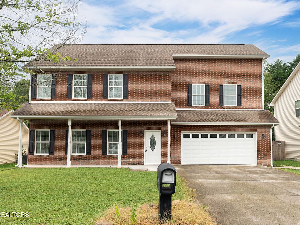 1st image of 819 Dowry Ln