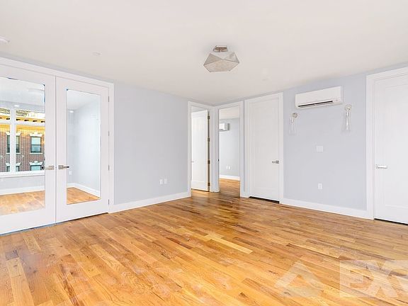 3rd image of 244 Howard Ave #212