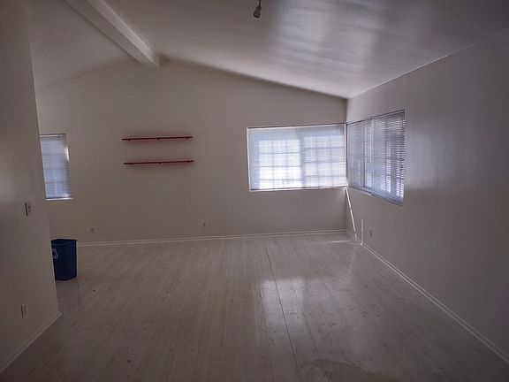 4th image of 1009 N Avenue 67