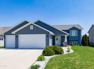 3865 S 17th St, Grand Forks, ND 58201