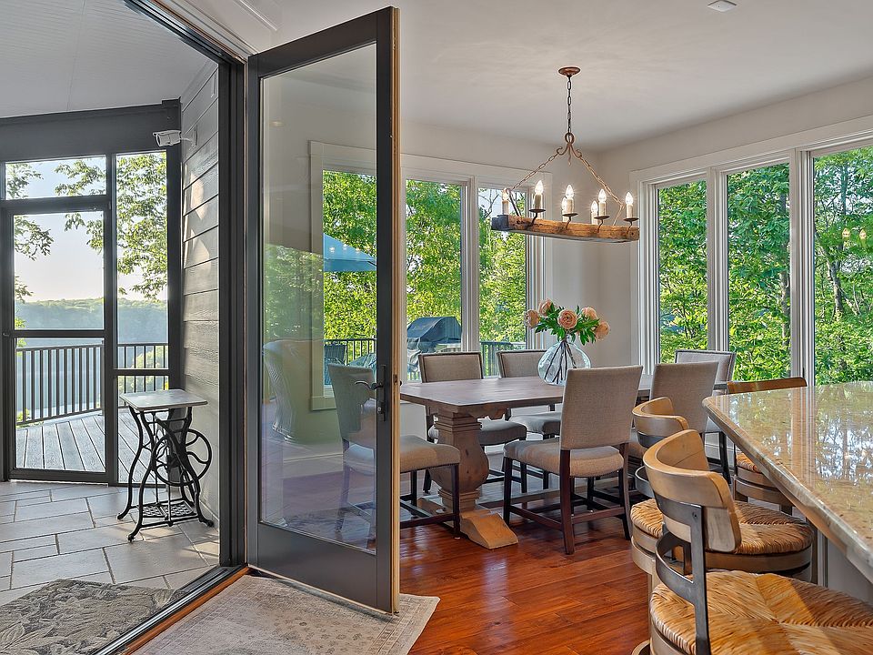 16th image of 415 Summer Breeze Dr
