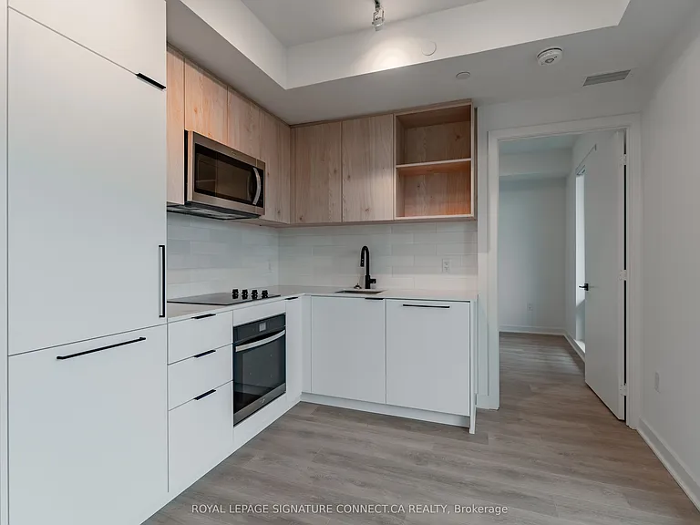 1185 Dupont St #424 — Photo 3