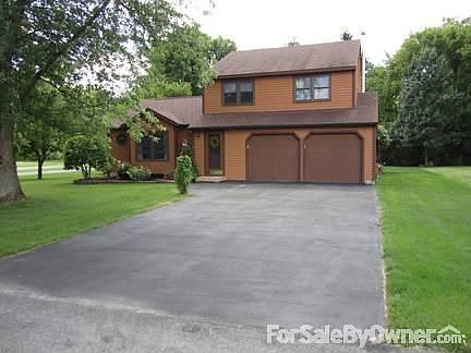101 Sandiron Ct
						:
						A beautiful corner setting on quiet cul-de-sac in Village Green