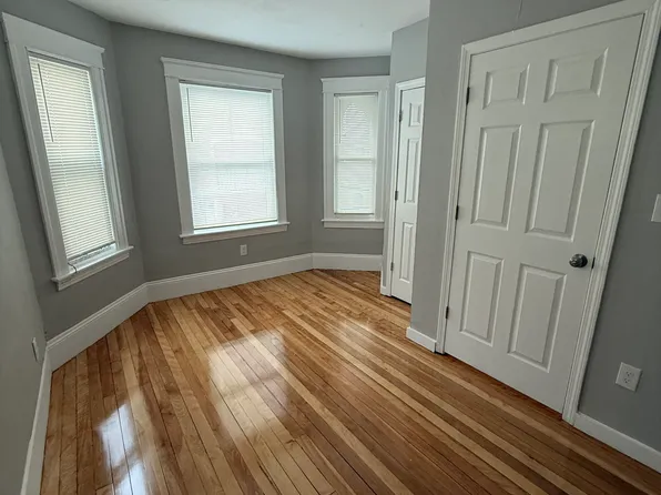 4 Irene St #2, Worcester, MA 01603