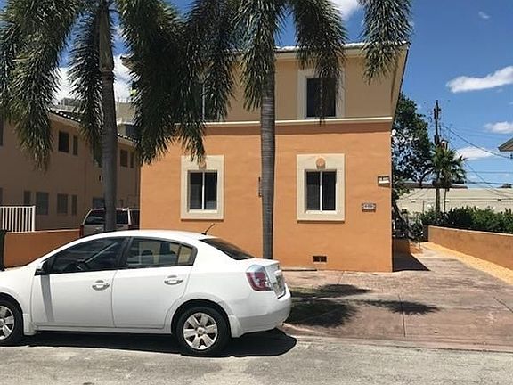 2nd image of 115 Antiquera Ave #123