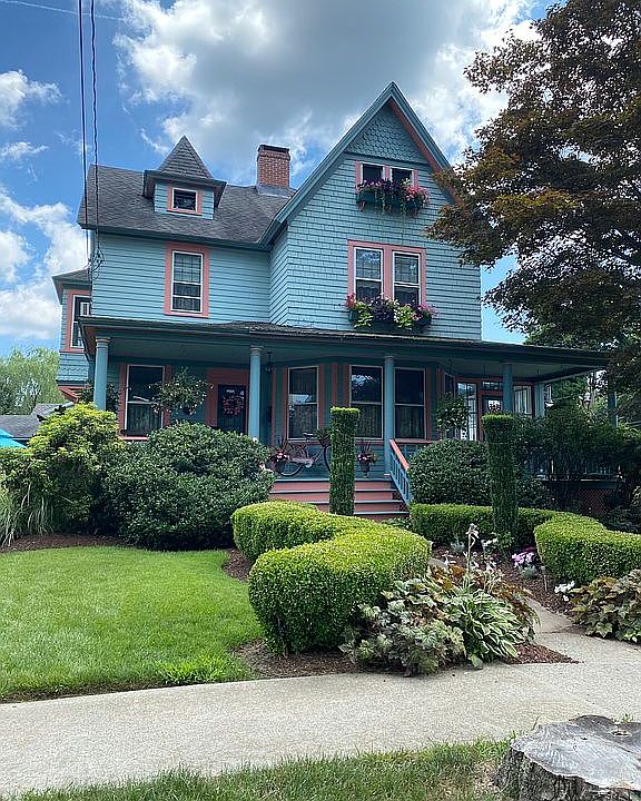 2nd image of 37 Elm St