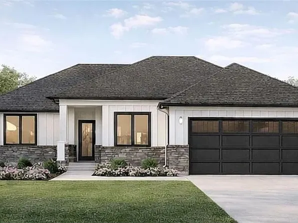 1415 Thomas Dr, Louisburg, KS 66053