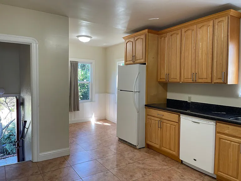 805 San Carlos Ave — Photo 20