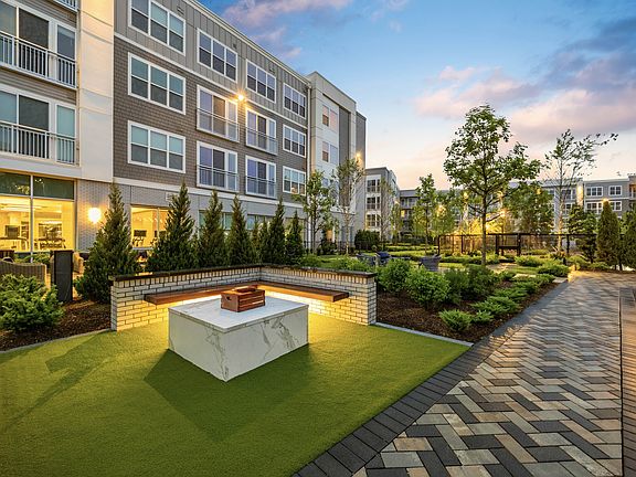 Enjoy a game of Jenga or billiards in our social courtyard