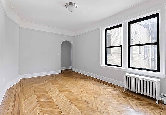 3rd image of 225 W 12th St APT 6J
