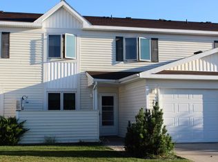 2537 S 40th St, Grand Forks, ND 58201