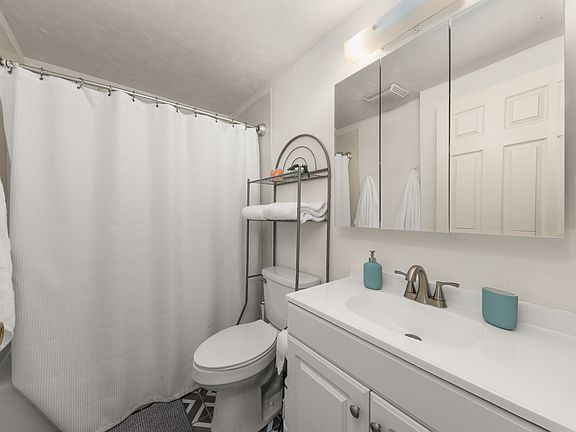 5th image of 120 W Cora Ave #120