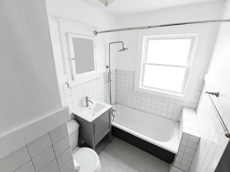 1803 W 41st St #1W — Photo 3