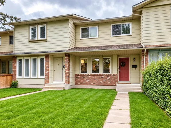 111 W Midbend Pl SE, Calgary, AB T2X 2J7