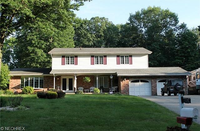 1st image of 300 Maywood Dr
