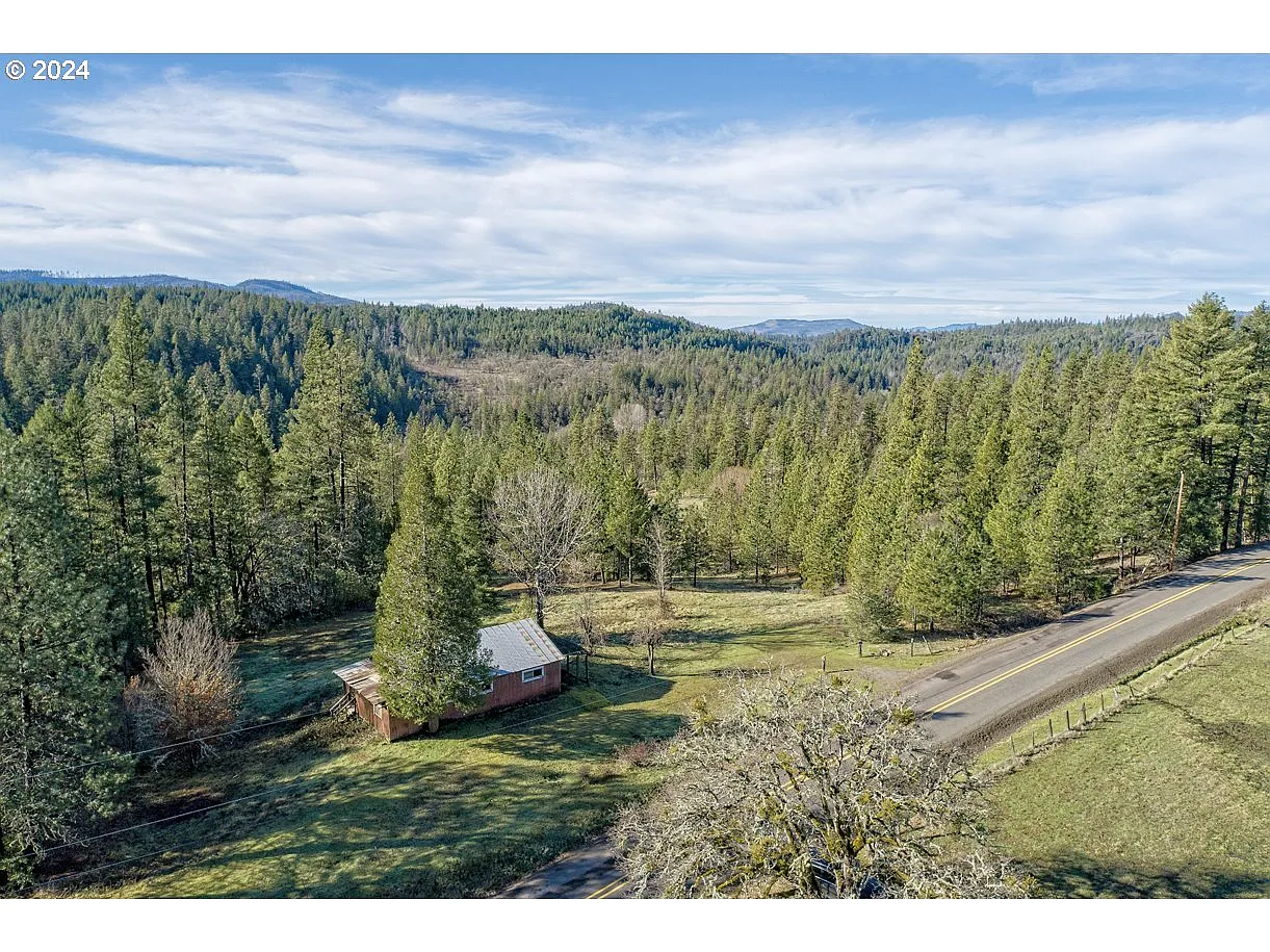 2526 Cobleigh Rd photo 1