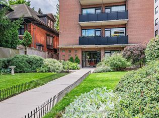 78 Warren Rd #706, Toronto, ON M4V 2R6