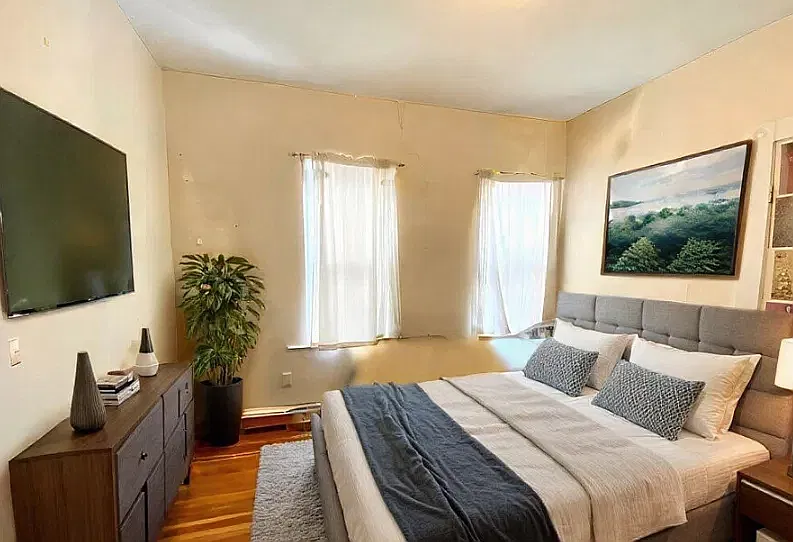 4 bed, 9999 sqft, $4,500 — Photo 4