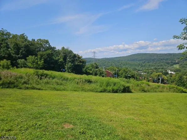 1 Davos Dr BLDG 1 #1, Vernon Twp., NJ 07462