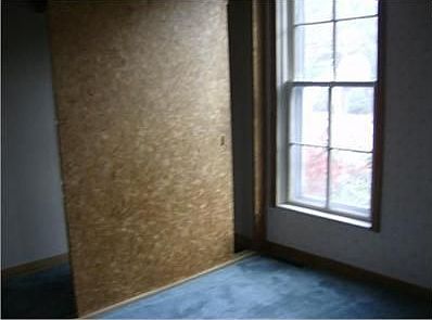 5th image of 300 W Bellevue St