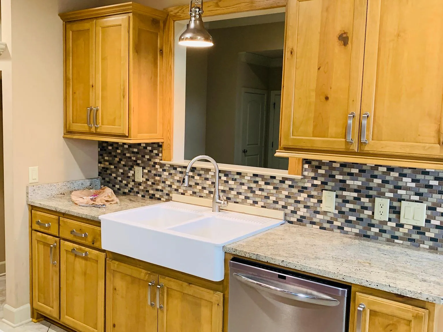 3 bed, 2.5 bath, 1800 sqft, $1,800 — Photo 2