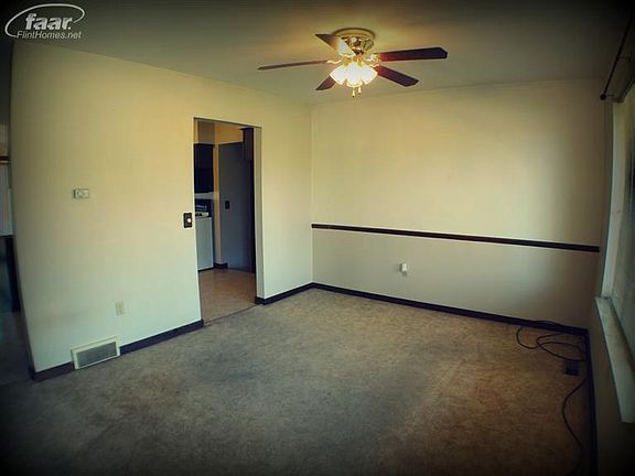 4th image of 3489 Clearwater Dr